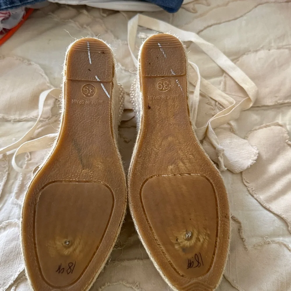 Topshop Snakeskin pattern leather Cream Espadrilles- worn a few times. 90 retail